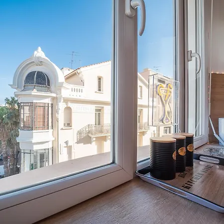 Le Cosy Centre, Fully Air Conditioned , 2 Rooms, 2 Bathrooms, Free Wifi, Free Parking, Lift,