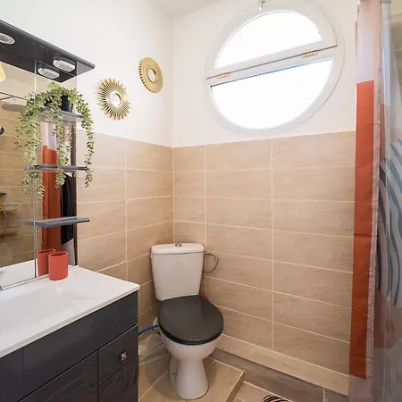 Le Cosy Centre, Fully Air Conditioned , 2 Rooms, 2 Bathrooms, Free Wifi, Free Parking, Lift, * Perpignan
