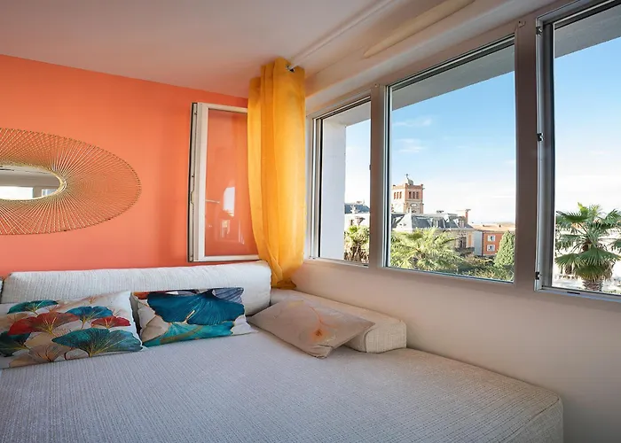 Le Cosy Centre, 2 Rooms, 2 Bathrooms, Free Wifi, Free Parking, Lift, Central, Renovated, Spacious