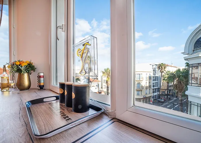 Apartment Le Cosy Centre, 2 Rooms, 2 Bathrooms, Free Wifi, Free Parking, Lift, Central, Renovated, Spacious